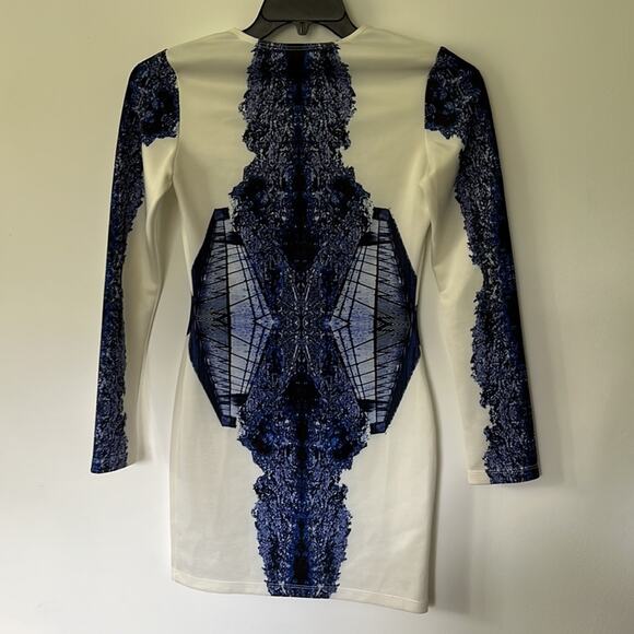 Kora Rae Abstract Long Sleeve Form Fitting Bodycon Mini Dress - Picture 4 of 9